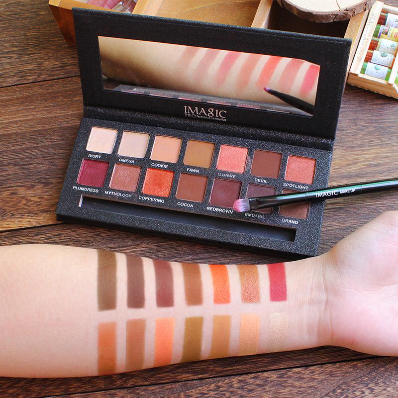 Palette de 14 fards nudes et mats pour un look sublime
