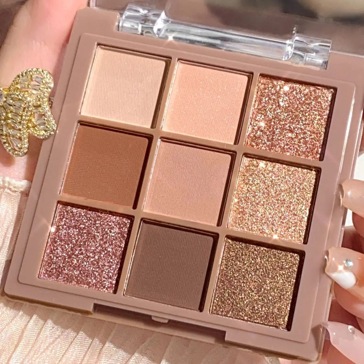 Palette de fards à paupières luxueuse, 9 à 18 couleurs – Mat velours et scintillant | Longue tenue, waterproof | Tons baies, bruns et nude