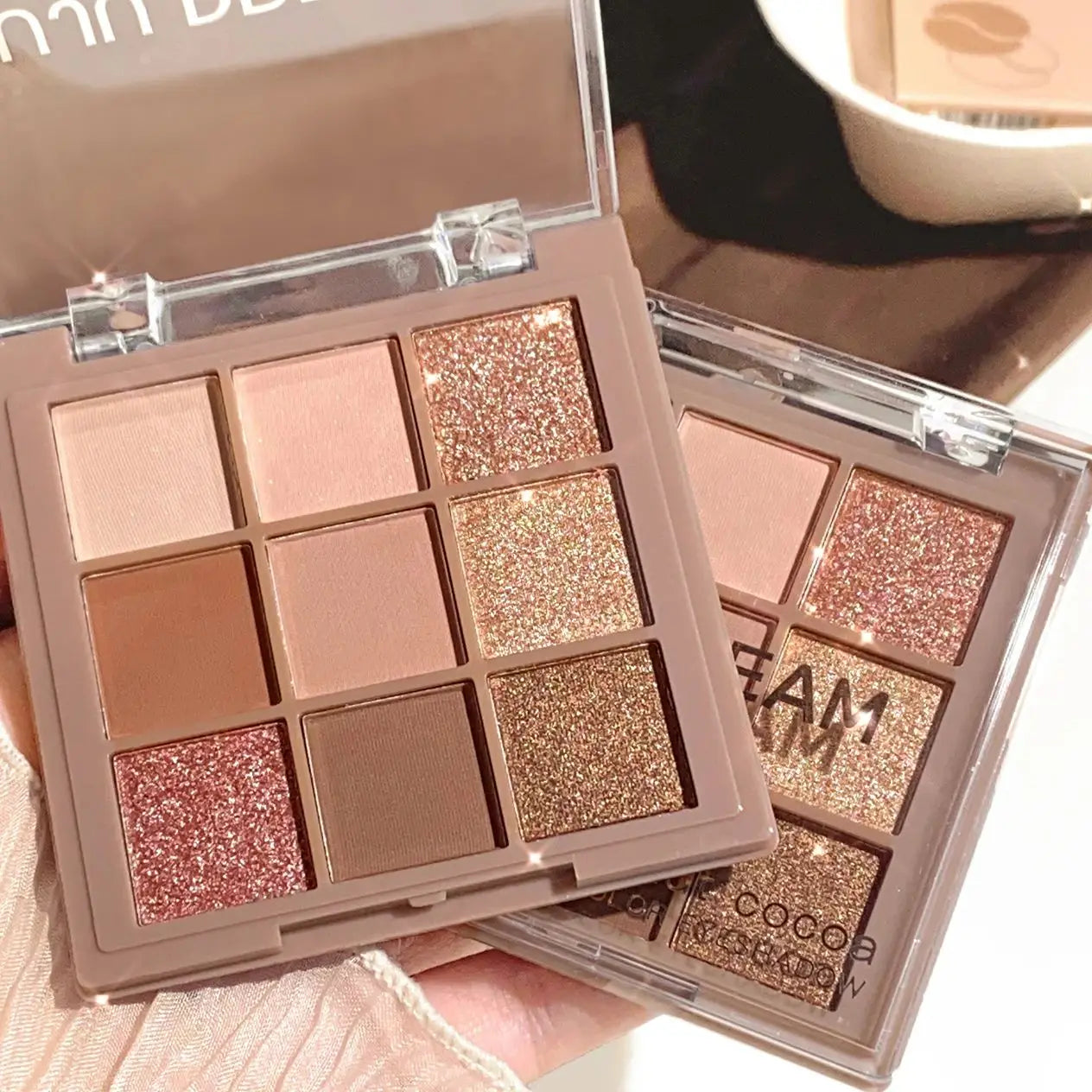 Palette de fards à paupières luxueuse, 9 à 18 couleurs – Mat velours et scintillant | Longue tenue, waterproof | Tons baies, bruns et nude